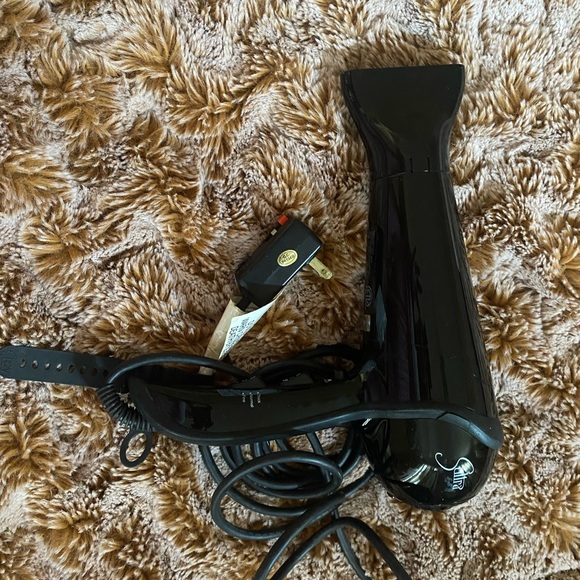 Shine Black Hair Dryer - Picture 2 of 2